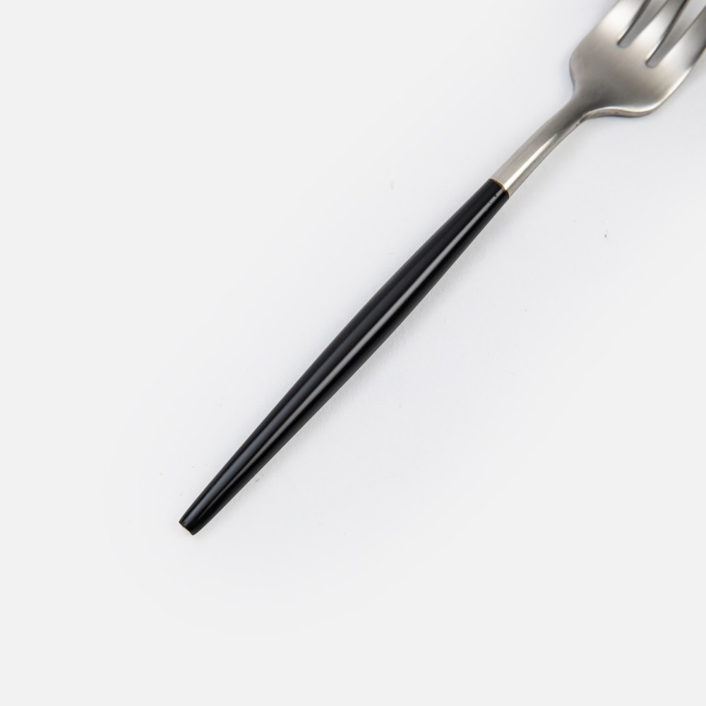 克萊歐不鏽鋼點心叉13cm 黑銀|餐茶用具|HOLA 和樂家居