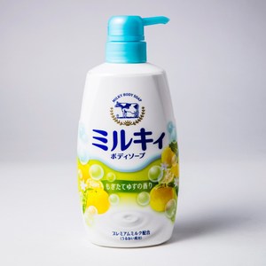 牛乳石鹼牛奶潤膚沐浴乳(溫和皂香)550ml