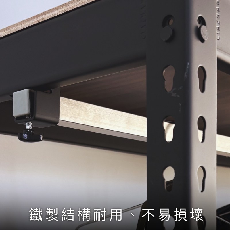 細節特寫：吊衣桿與層板掛鉤組裝方式