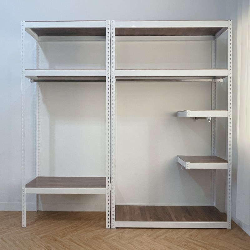 多層收納展示：帽子、衣物、鞋盒整齊陳列