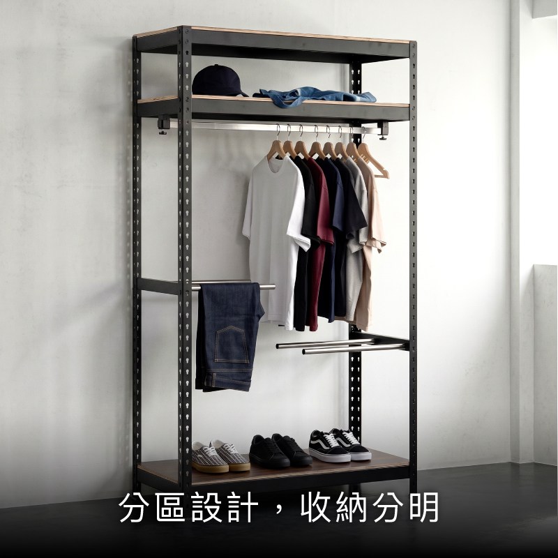 免螺絲角鋼雙向衣褲櫃上下分區設計，上層收納行李箱，下方吊掛衣物