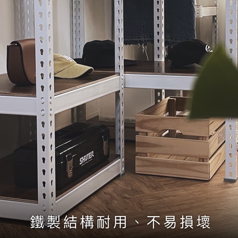 細節特寫：吊衣桿與層板掛鉤組裝方式